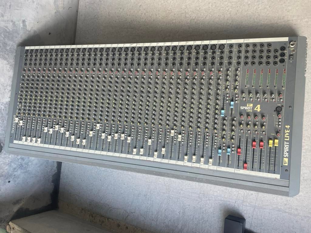 Soundcraft spirit live 4, Muziek en Instrumenten, Mengpanelen, Ophalen, Gebruikt, 20 kanalen of meer, Microfooningang