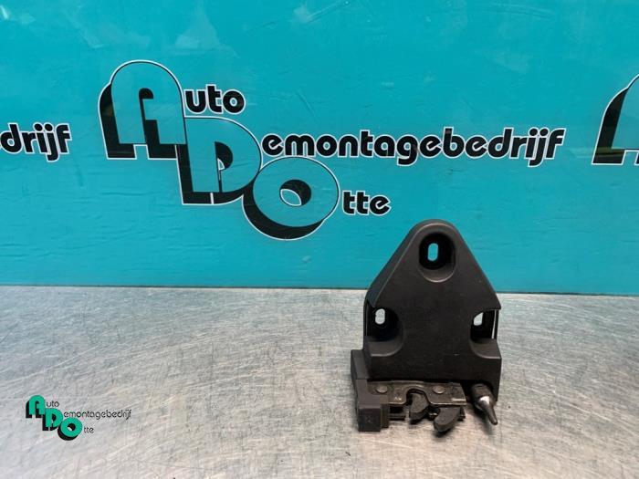 Serrure portière mécanique 4portes arrière droite d'un Op, Autos : Pièces & Accessoires, Carrosserie & Tôlerie, -, Opel, 3 mois de garantie