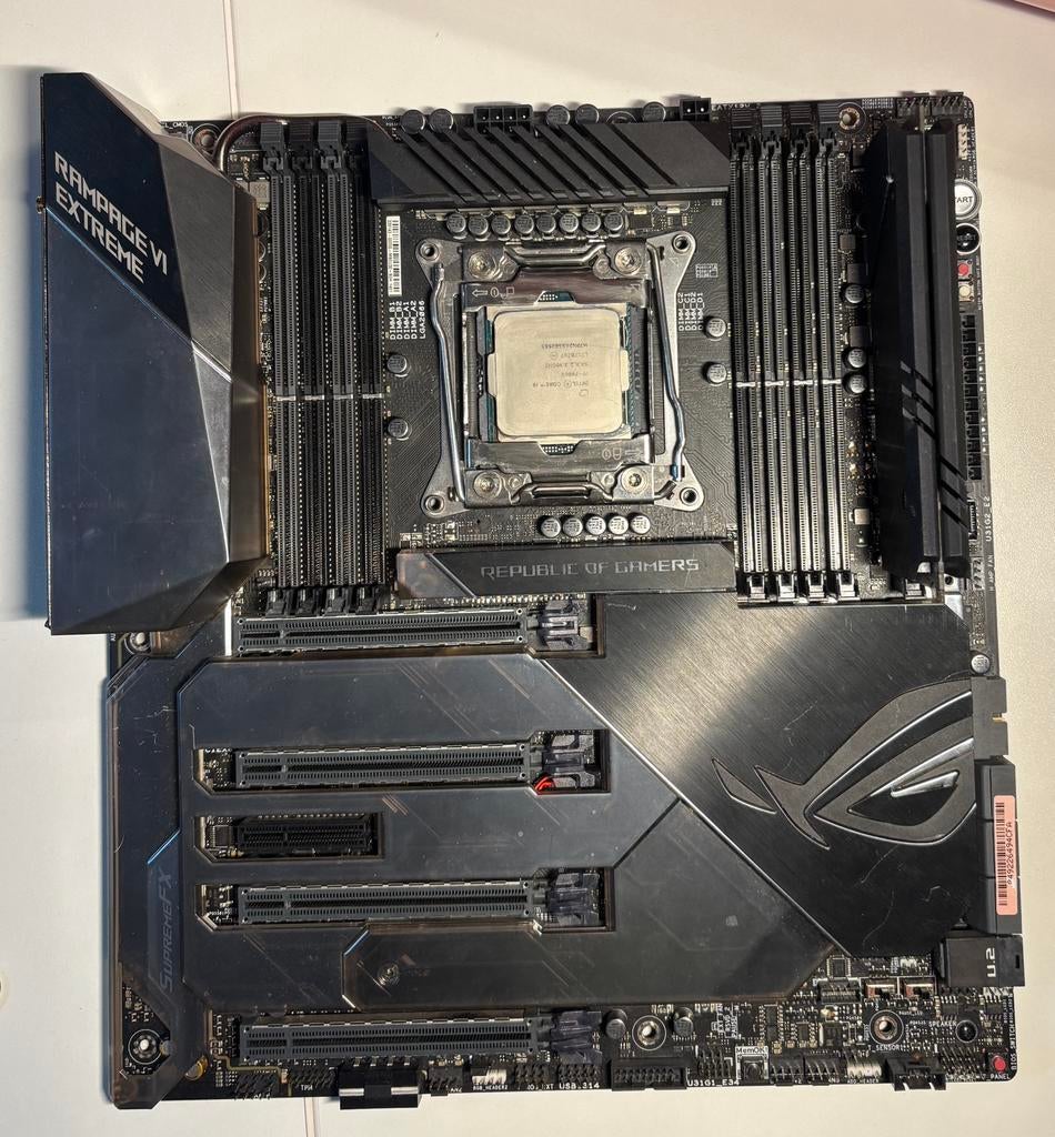 X299 asus rog rampage vi extreme, i9 7900X, Computers en Software, Moederborden, DDR4, Ophalen of Verzenden, Zo goed als nieuw