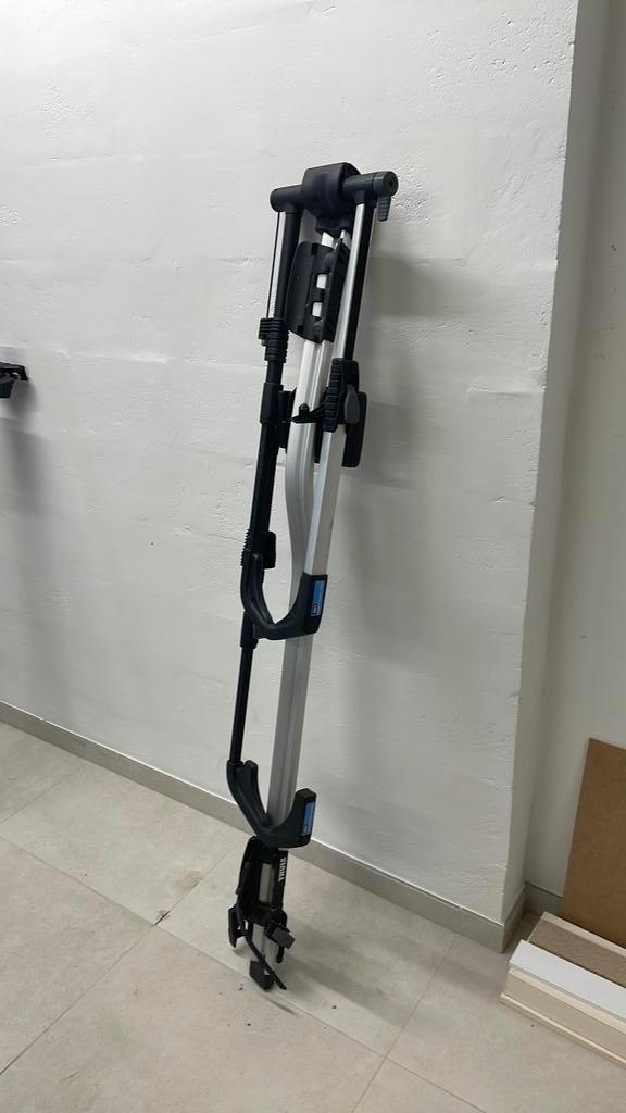 Porte velo pour barre de toit marque Thule, Autos : Divers, Porte-vélos, Enlèvement, Comme neuf, Vélo électrique