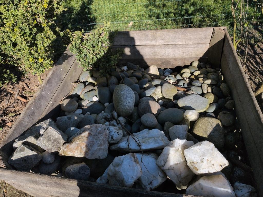 Palox avec différents types de pierres, Enlèvement