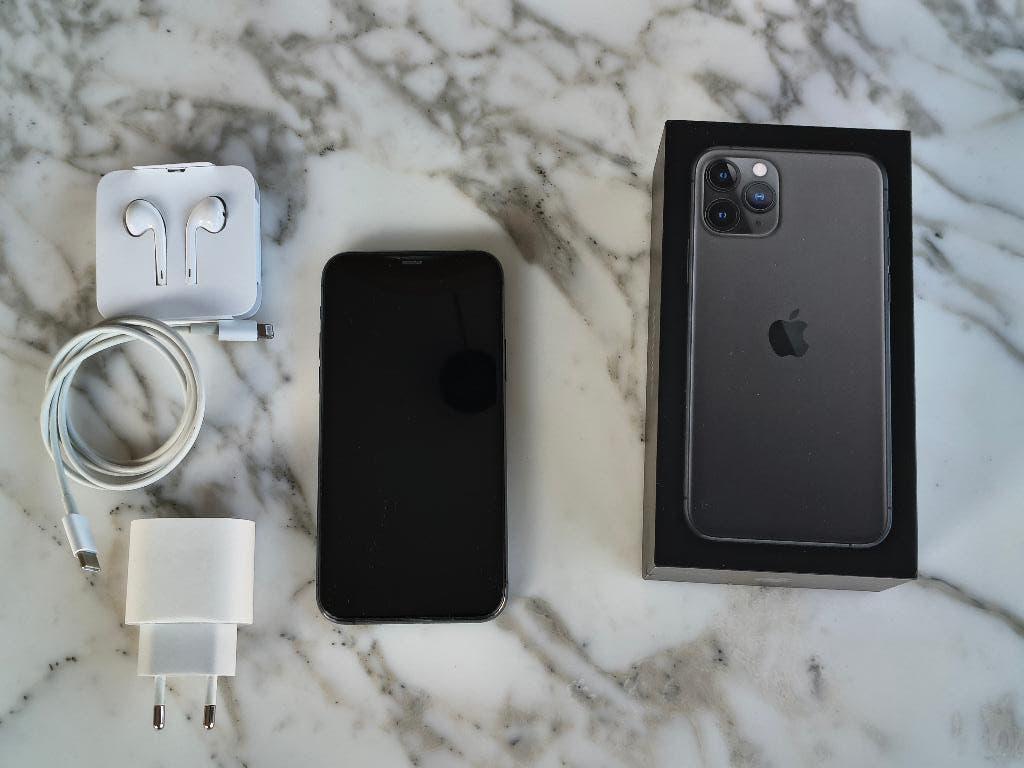 iPhone 11 Pro 256 Go en bon état avec tous les accessoires, Télécoms, Téléphonie mobile | Apple iPhone, 256 GB, Comme neuf, Enlèvement
