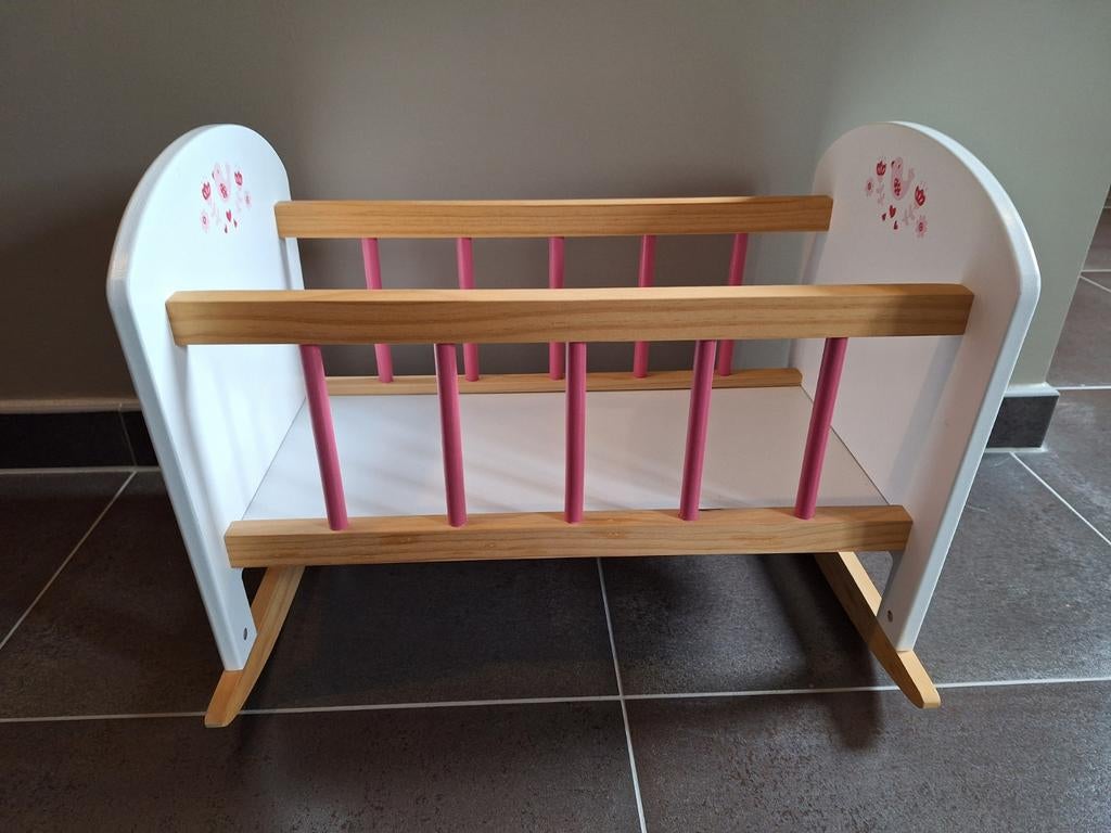 Poppenbedje hout (L 45cm - B 35 cm - H 35cm), Kinderen en Baby's, Speelgoed | Poppen, Ophalen