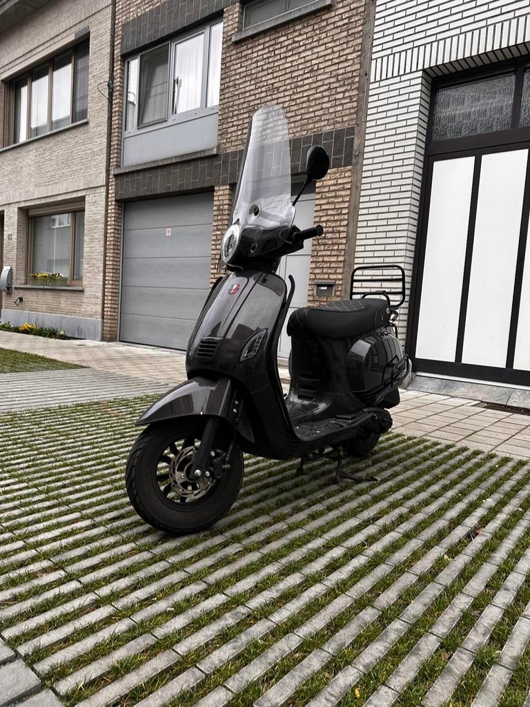 Gts toscana 2022 a klasse, Fietsen en Brommers, Scooters | Vespa, Gebruikt, Overige modellen, Klasse A (25 km/u), Benzine, Ophalen