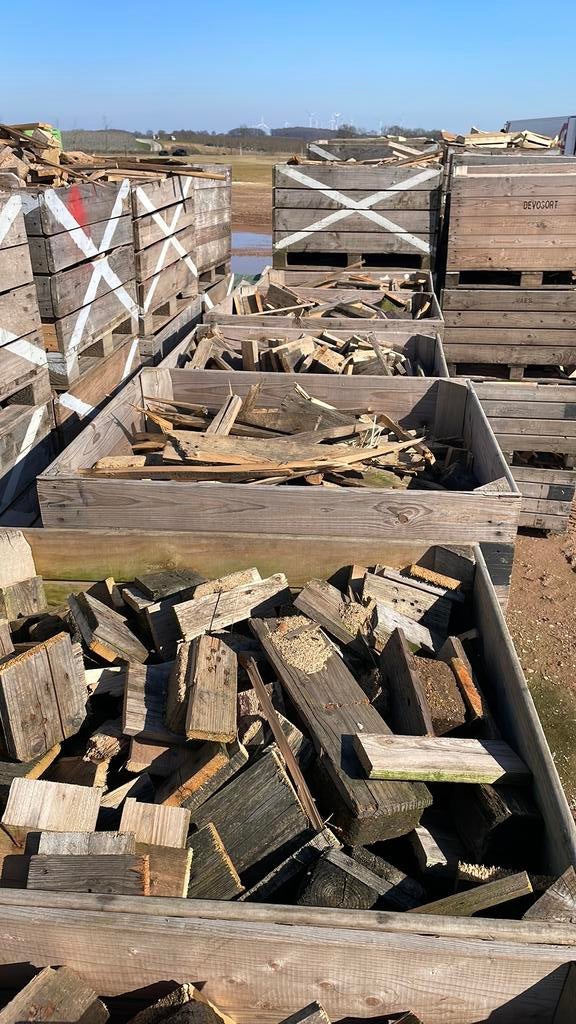 Gezaagd hout van palletten voor de kachel, Enlèvement