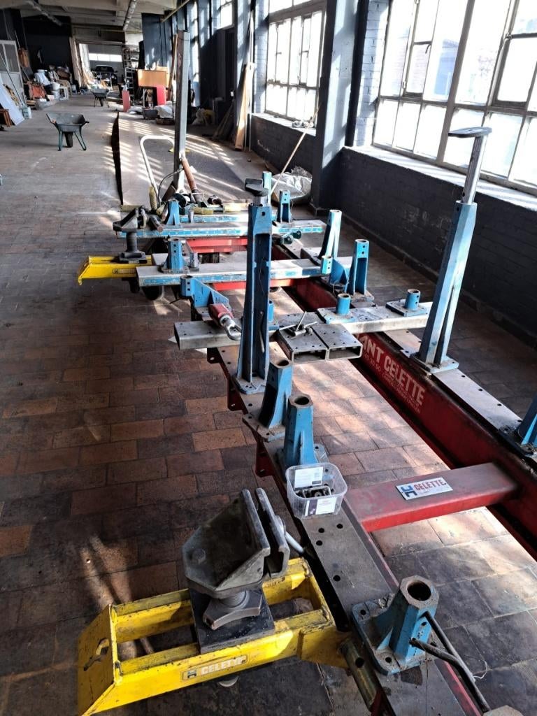 Celette richtbank + hydraulische trekarm, Enlèvement