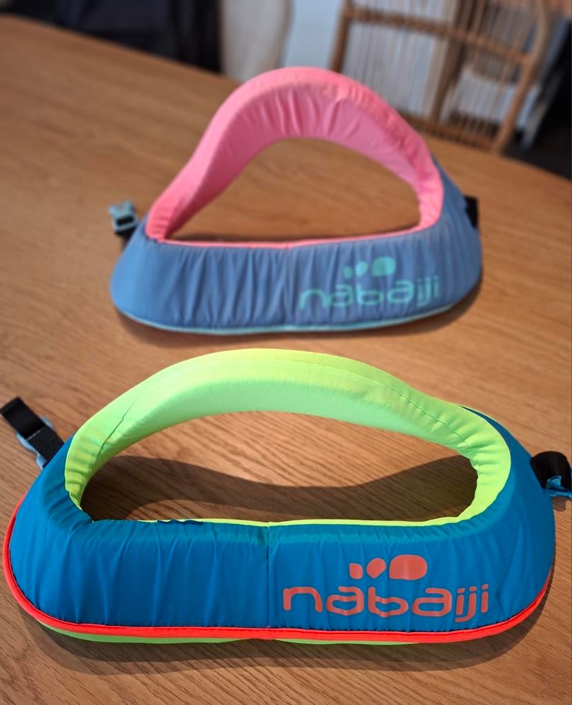 Nabaji zwemvest kinderen 15-25 kg. 2 stuks. Zeer goede staat, Kinderen en Baby's, Kinderkleding | Kinder-zwemkleding, Ophalen