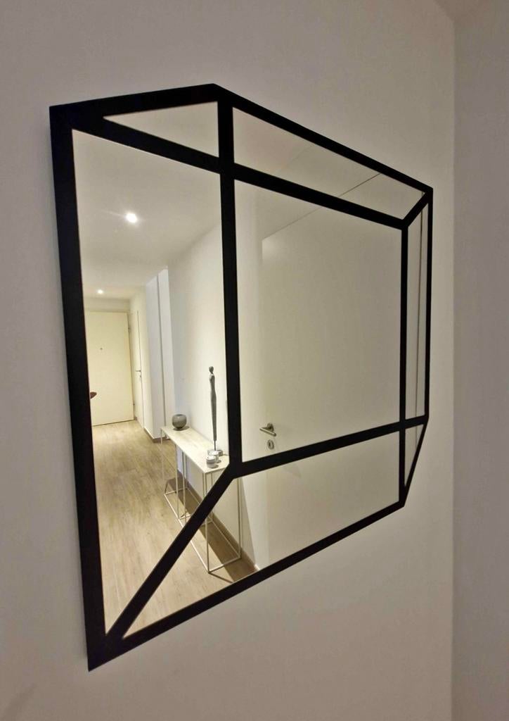 Wandspiegel Deknudt reflète l'illusion, Enlèvement, Comme neuf