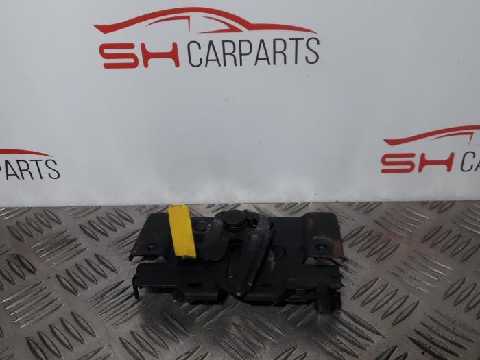 Slotmechaniek Motorkap van een Ford Fiesta, Auto-onderdelen, Carrosserie, Ford, Gebruikt, 3 maanden garantie, Ophalen of Verzenden