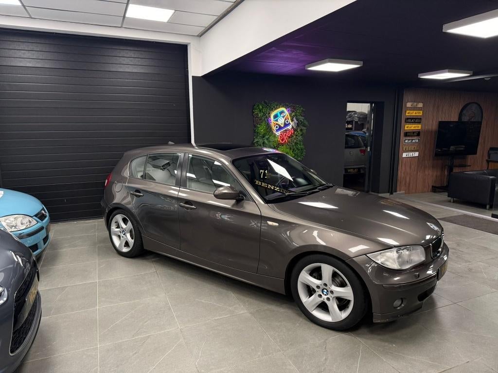 BMW 1 BENZINE 150 PK AUTOMAAT 2008, Bluetooth, Entreprise, Automatique, Brun