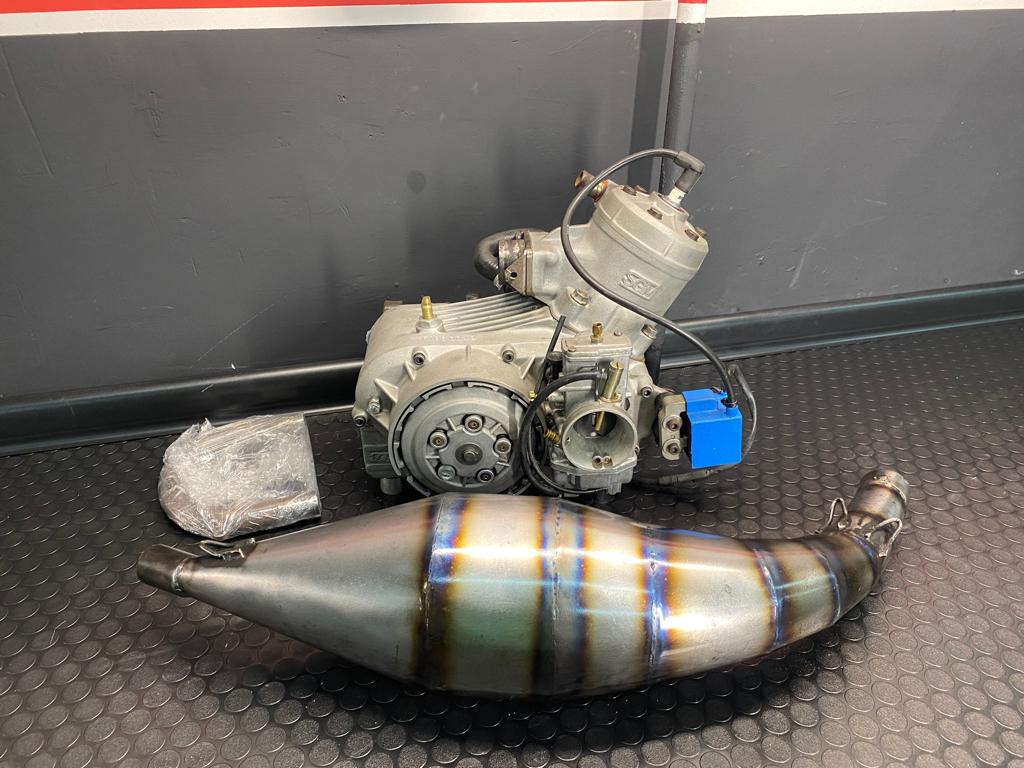 Racing kart schakelkart motor SGM F196 125cc roterende klep, Sport en Fitness, Karting, Zo goed als nieuw, Kart, Ophalen of Verzenden
