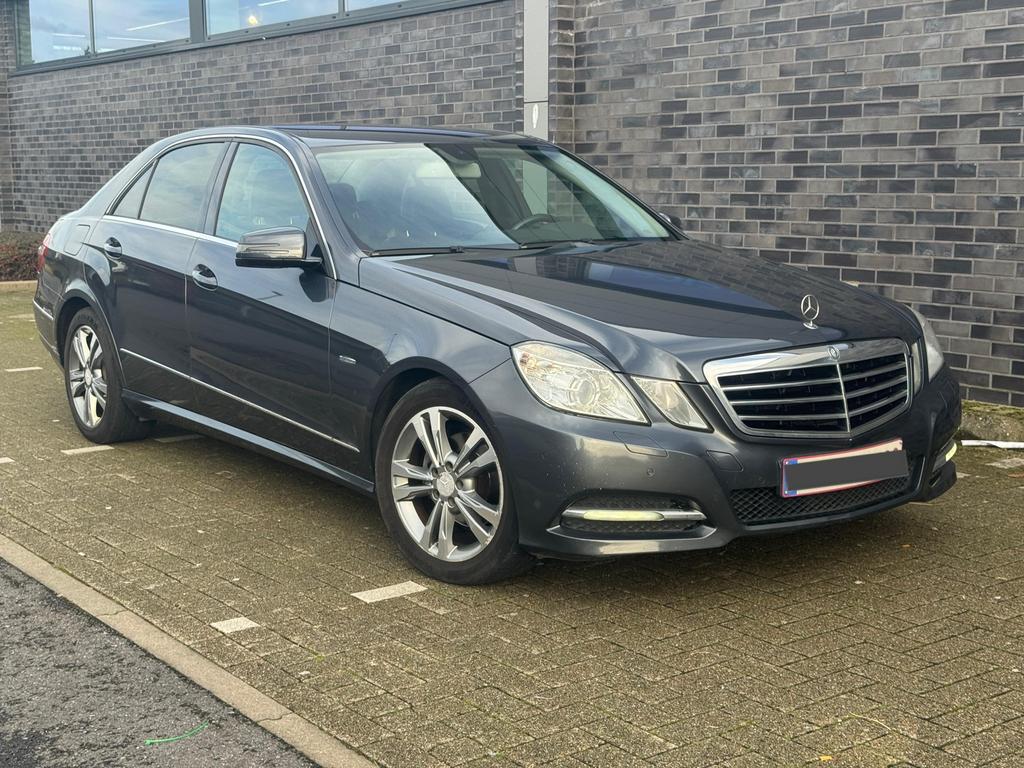 Mercedes E200 CDI 2011 Automaat Avantgarde, Auto's, Zwart, 4 cilinders, Leder, 5 deurs