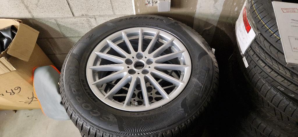 KIT D'HIVER JAGUAR I-PACE 18 POUCES, Autos : Pièces & Accessoires, Neuf, Pneus et Jantes, Pneus hiver, Véhicule de tourisme