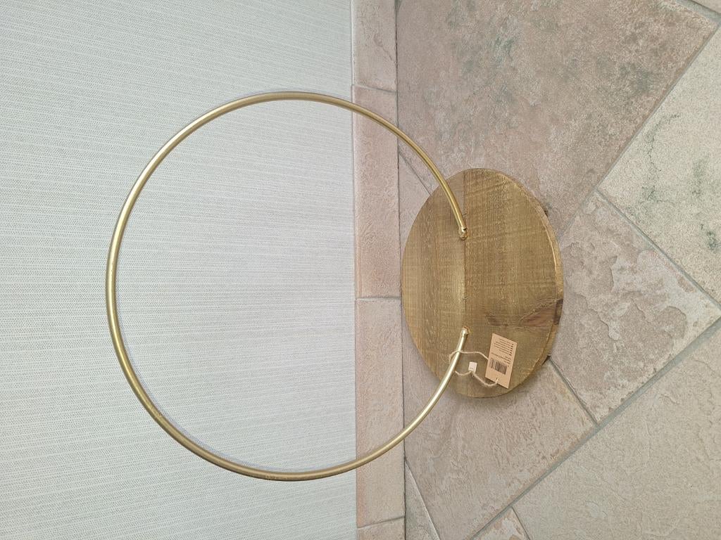 Metalen ring op houten voet, Hobby en Vrije tijd, Ophalen, Nieuw