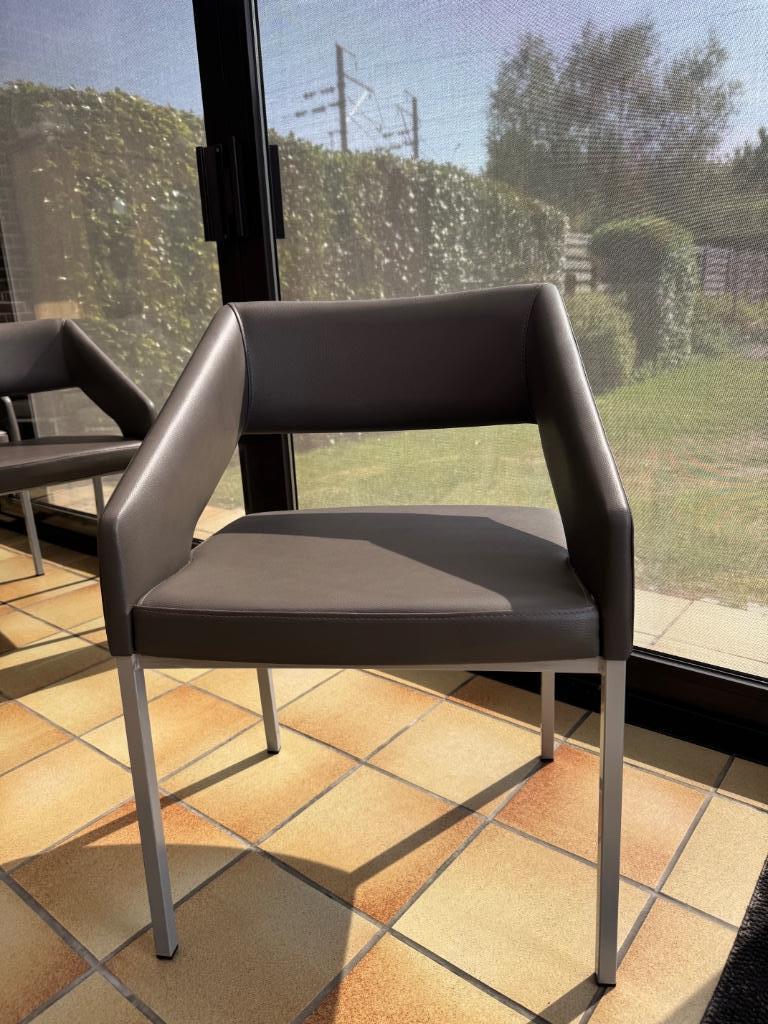 Eetstoelen (Totaal 8 Stuks), Ophalen, Bruin, Zo goed als nieuw, Metaal