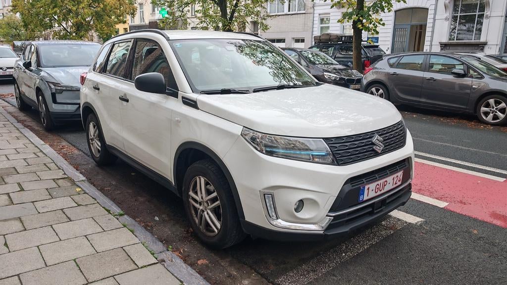 Suzuki Vitara 2021 gl, blanche, hybride léger, 110000 km, Autos, Suzuki, 121 g/km, Achat, Boîte manuelle, Entretenue par le concessionnaire