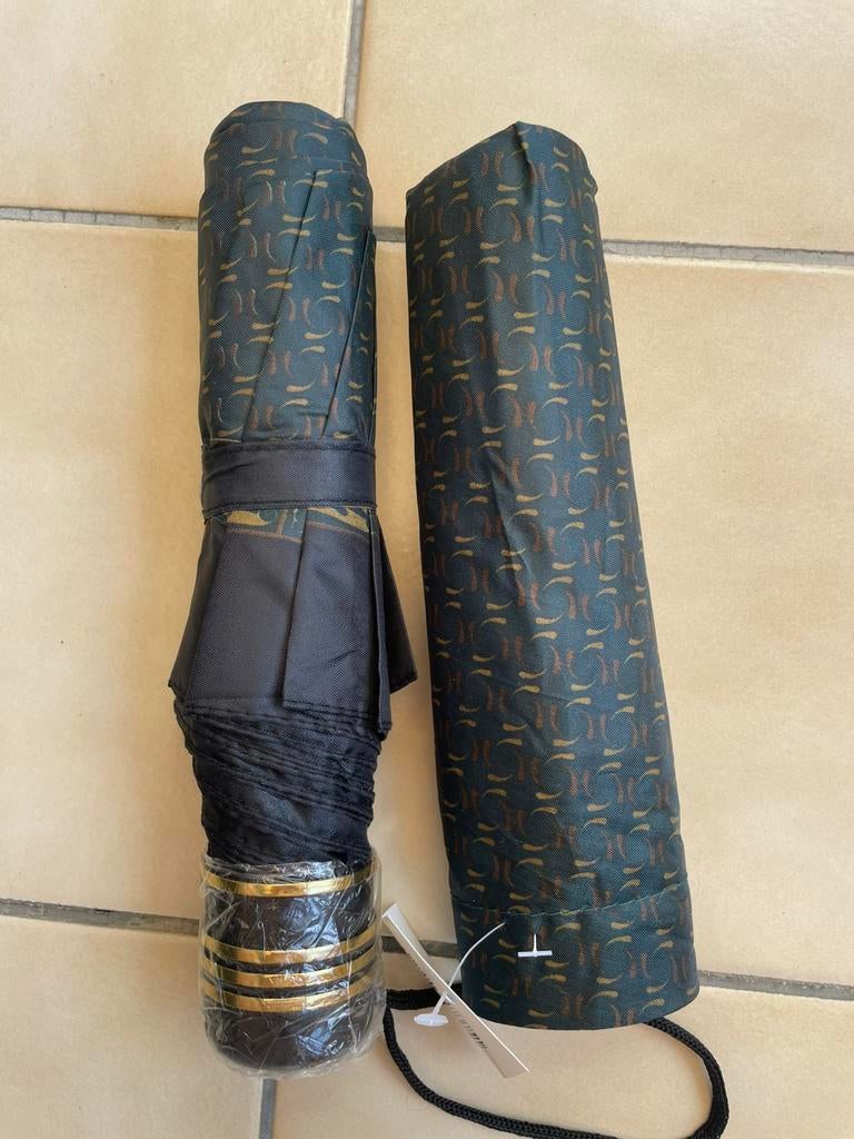 Parapluie, Enlèvement, Neuf