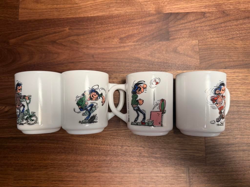 Tasses Arcopal avec des images de Gaston Lagaffe, Enlèvement ou Envoi, Comme neuf