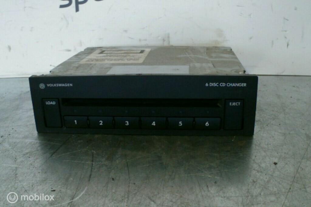 CD wisselaar ​​1K0035110B​ ​​Volkswagen Golf V ('03-'08), Ophalen of Verzenden, Gebruikt