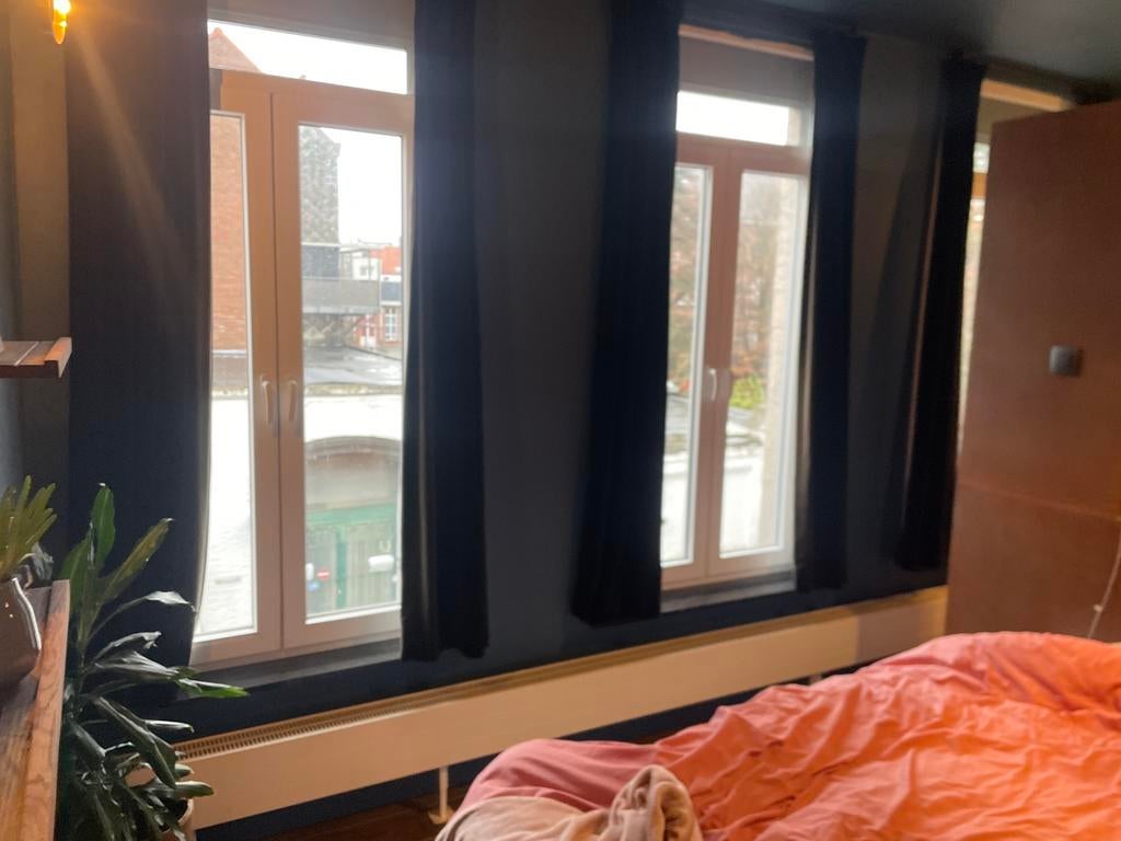 6 verduisterende gordijnen + ophangsysteem, Ophalen, Zo goed als nieuw, Zwart