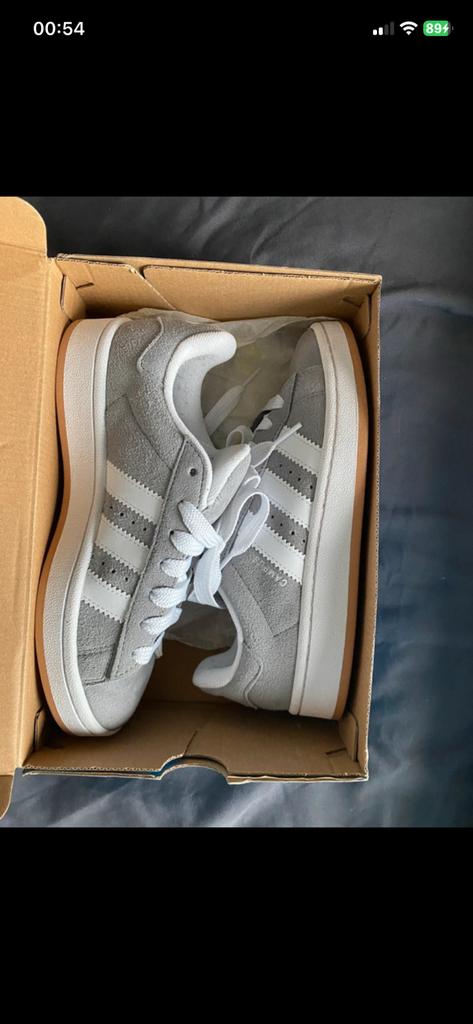 Campus adidas 00 grijs, Vêtements | Femmes, Chaussures, Gris, Sneakers et Baskets, Enlèvement, Porté