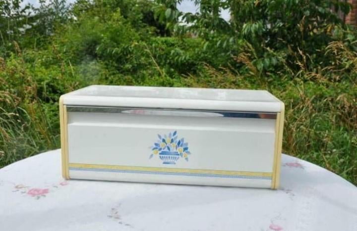 § boite a pain en metal a poser ou accrocher, Maison & Meubles, Enlèvement ou Envoi, Utilisé