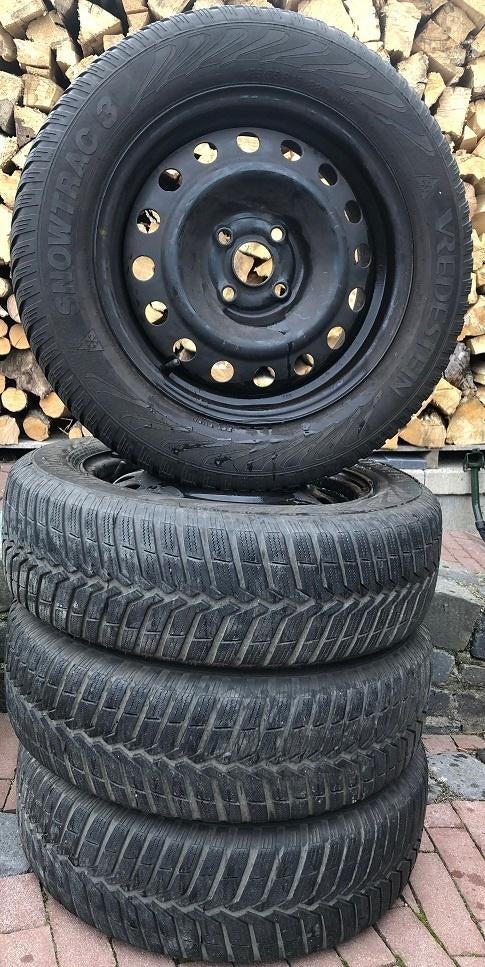Winterbanden set op KIA velg 185 / 65 / R15 88T., Auto-onderdelen, Banden en Velgen, Ophalen, Gebruikt, 15 inch, Banden en Velgen