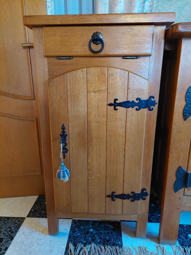 Meuble stéréo rustique, Enlèvement