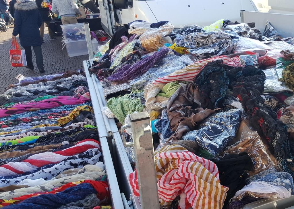 groot lot  sjaal, Kleding | Dames, Maat 42/44 (L), Nieuw, Sjaal, Ophalen