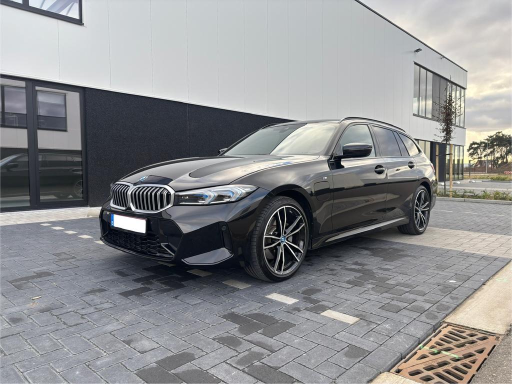 BMW 320e - M-pack - PANO - HUD - LASER - garantie 05/27, Auto's, BMW, Automaat, Zwart, Zwart, Break