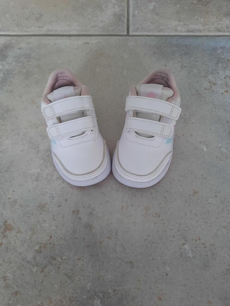 Te koop: adidas schoentjes maat 19, Enfants & Bébés, Vêtements de bébé | Chaussures & Chaussettes, Adidas, Bottines, Enlèvement