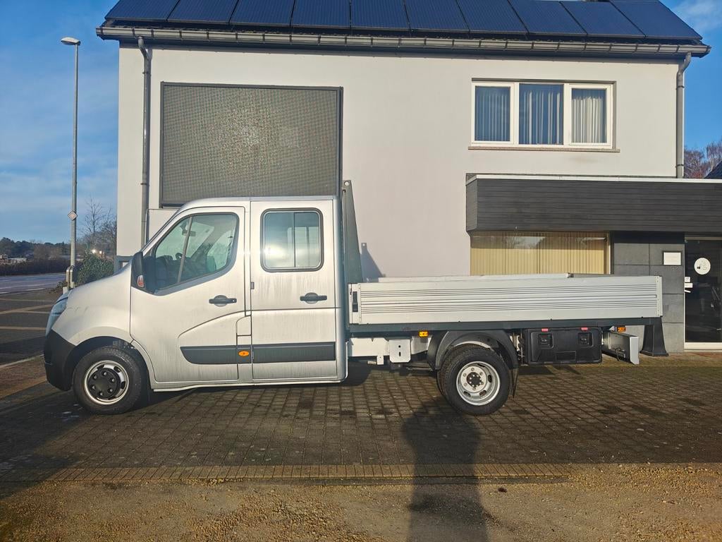 Nissan NV400 open laadbak 7 zitplaatsen, Auto's, Bestelwagens en Lichte vracht, Voorwielaandrijving, 4 deurs, Stof, 2608 kg