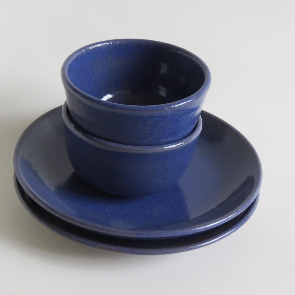 Set petit déjeuner branché en céramique bleu foncé pour 2 pe, Maison & Meubles, Cuisine | Vaisselle, Enlèvement ou Envoi, Céramique