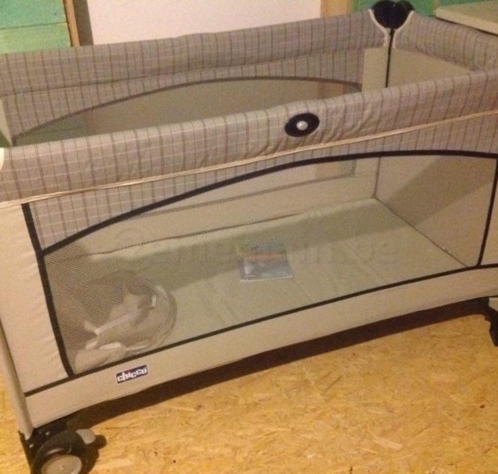 Lit parapluie (lit de voyage) Chicco, Enfants & Bébés, Berceaux & Lits, Enlèvement, Utilisé, Lit