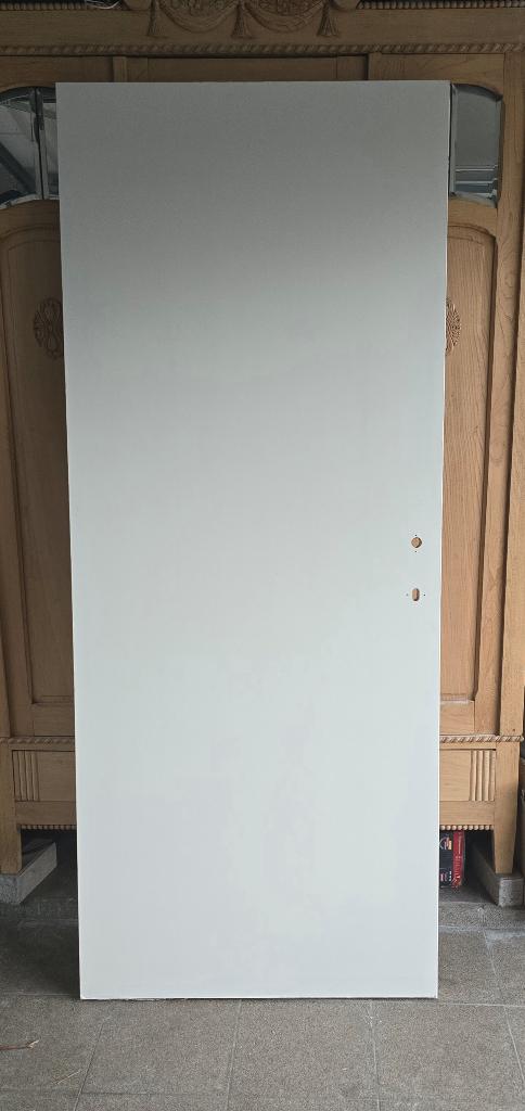 Porte d'intérieur pleine peinte en blanc, état neuf, Bricolage & Construction, 75 à 150 cm, Comme neuf, Enlèvement, Autres types