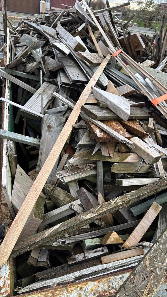 Bois de demolition a donner, Jardin & Terrasse, Bois de chauffage, 3 à 6 m³, Enlèvement ou Envoi, Autres essences de bois, Branches