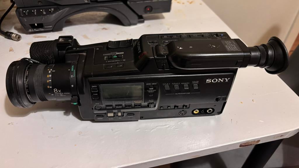 Sony CCD-V900E Video Camera – Professioneel en Werkend, TV, Hi-fi & Vidéo, Caméscopes analogiques, Enlèvement ou Envoi, Hi 8, Caméra