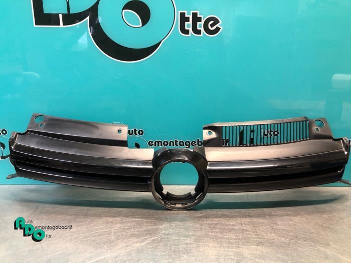 Calandre d'un Volkswagen Golf (Golf 09-) (LY3D), Volkswagen, -, 3 mois de garantie, Utilisé