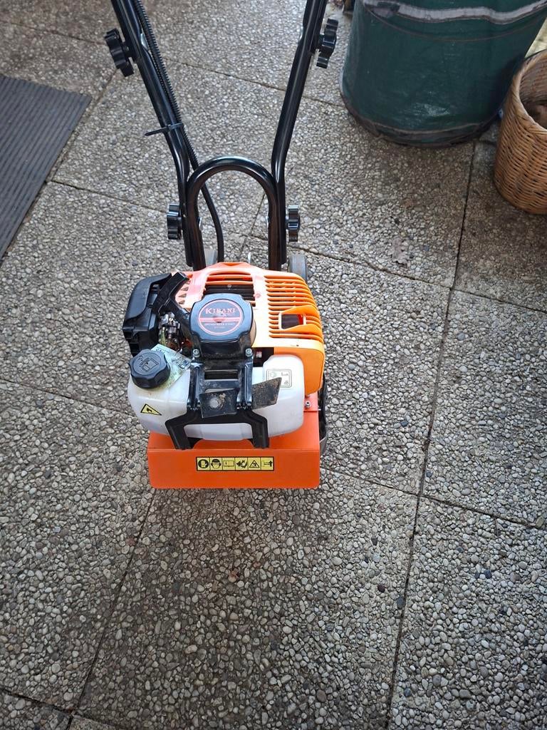 Grondfrees, Enlèvement ou Envoi