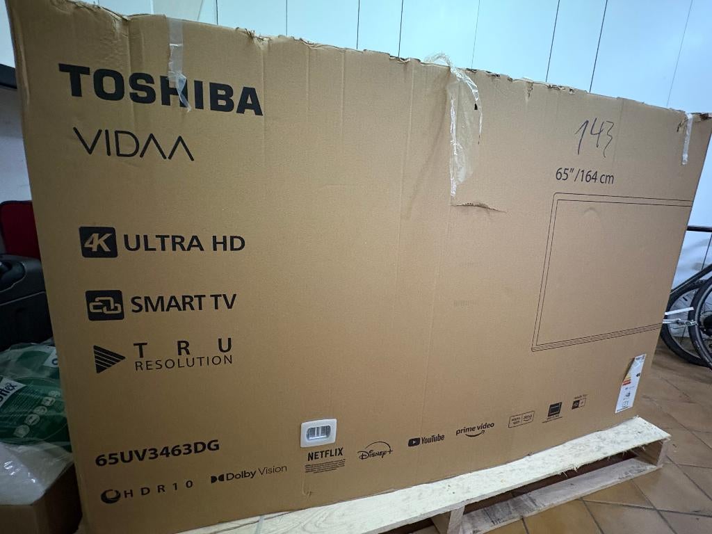NEW Toshiba 65" 4K Smart TV;  FOR PARTS (Broken screen), TV, Hi-fi & Vidéo, Télévisions, Neuf, Enlèvement, 100 cm ou plus, 4k (UHD)