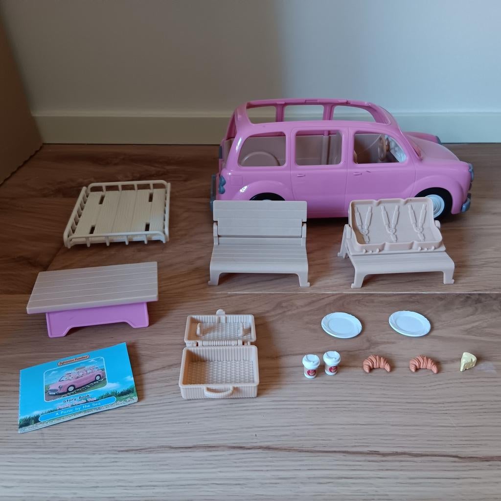 Sylvanian - le monospace rose et set de pique-nique (5535), Enfants & Bébés, Jouets | Maisons de poupées, Enlèvement