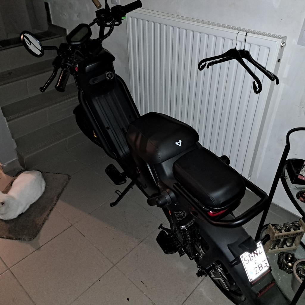 NUI elektrische scooter, Fietsen en Brommers, Ophalen