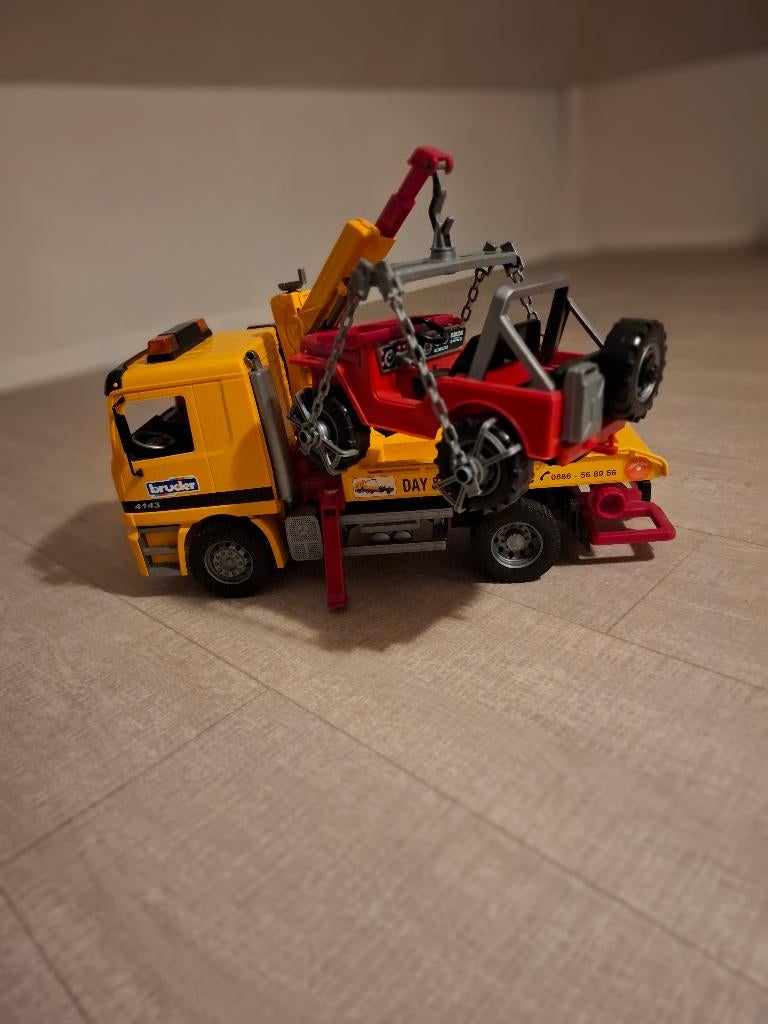 Bruder Mercedes takelwagen met jeep, Kinderen en Baby's, Speelgoed |Speelgoedvoertuigen, Ophalen