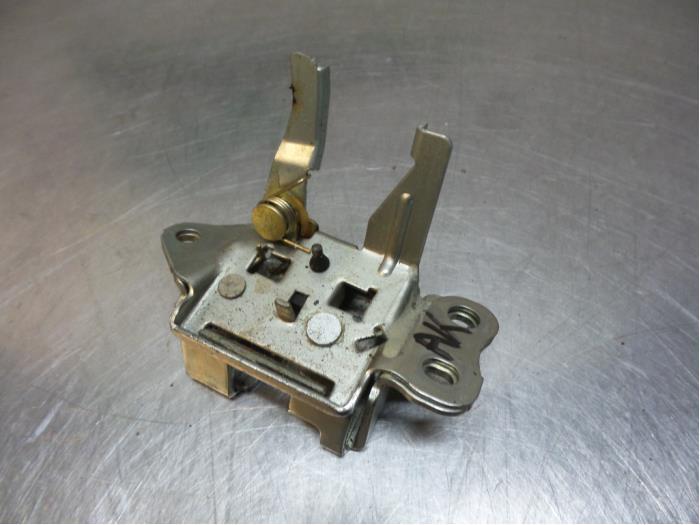 Slotvanger Achterklep van een Toyota Yaris (Yaris 1 00-), Gebruikt, -, -, Ophalen of Verzenden