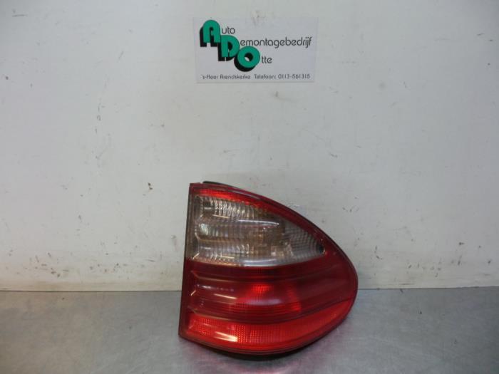 Achterlicht rechts van een Mercedes E-Klasse (E-Klasse 95-), Gebruikt, -, Ophalen of Verzenden, -