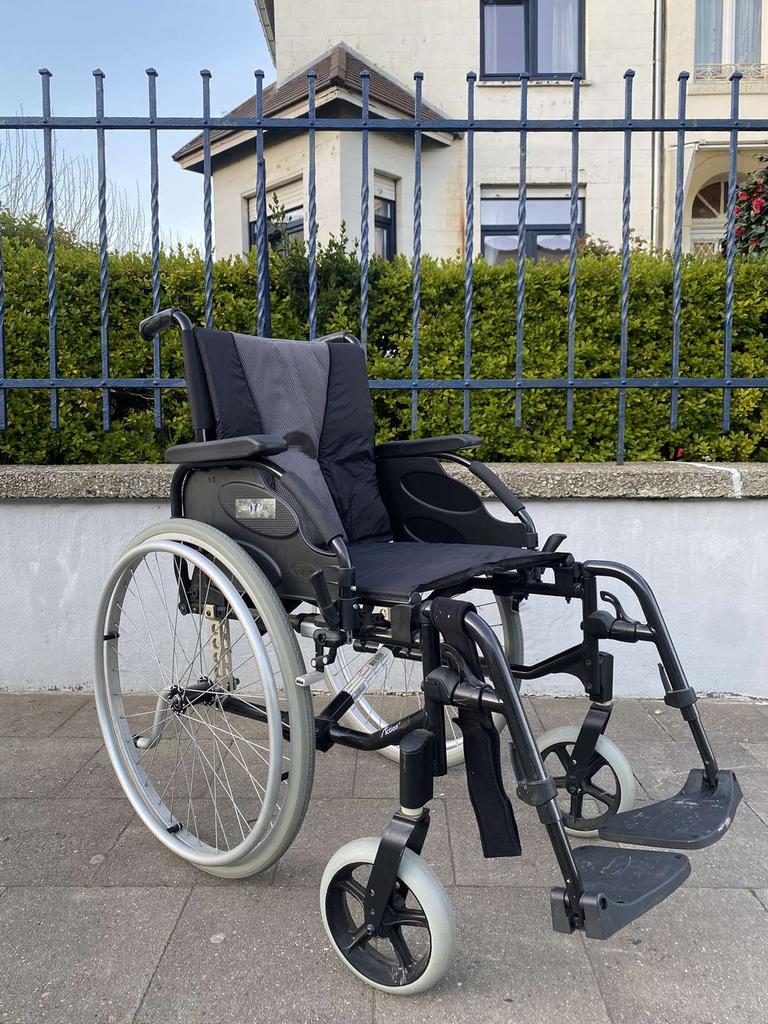 Invacare Esprit 3 opvouwbare rolstoel ( Nieuw ), Diversen, Rolstoelen, Ophalen of Verzenden, Inklapbaar, Nieuw, Handbewogen rolstoel