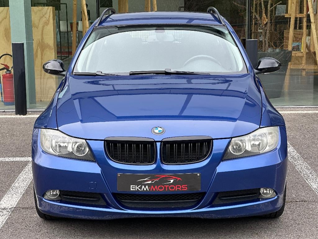 BMW 318i/Climatisation/Attelage de remorque/146347 km, Autos, Achat, Entreprise, Boîte manuelle, Noir