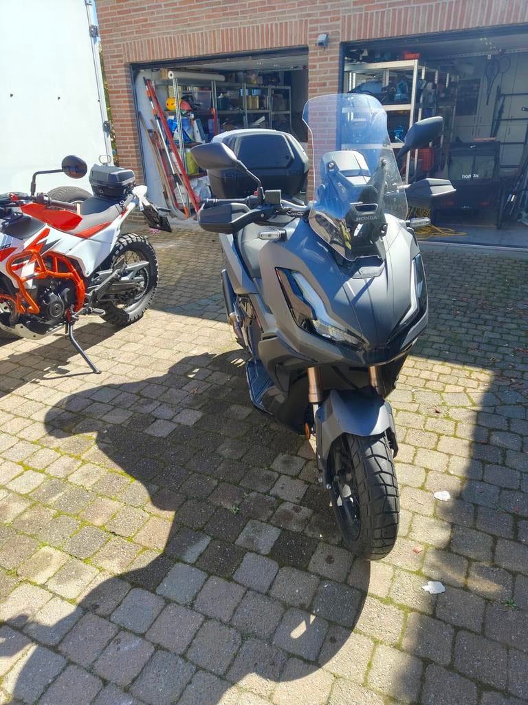 Honda ADV350, Motos, Particulier