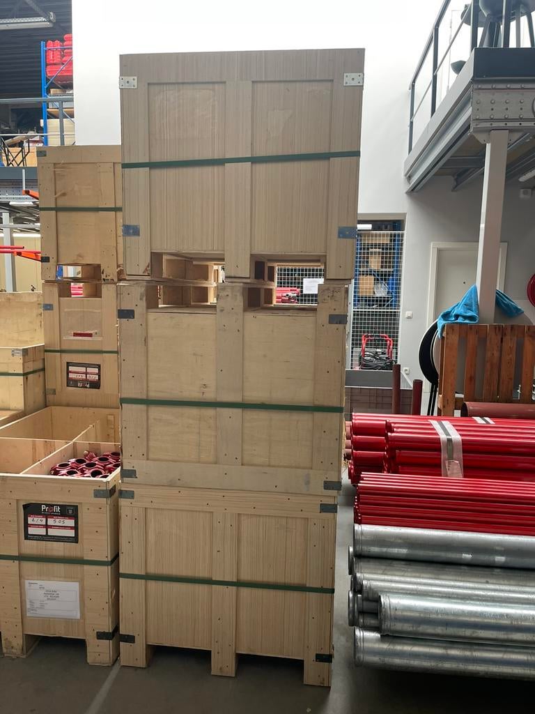 Houten kisten., Ophalen