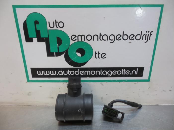 Compteur de masse d'air d'un Opel Corsa (Corsa C 00-), -, Opel, 3 mois de garantie, Utilisé